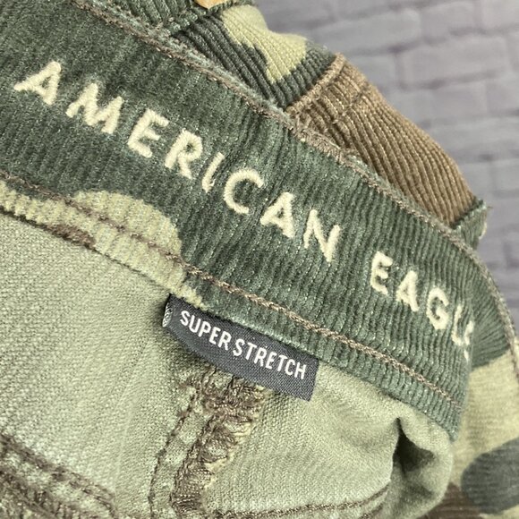 American Eagle Size 4 Regular Green Camo Corduroy Stretch Mom Jean Pants Cords - Picture 5 of 7